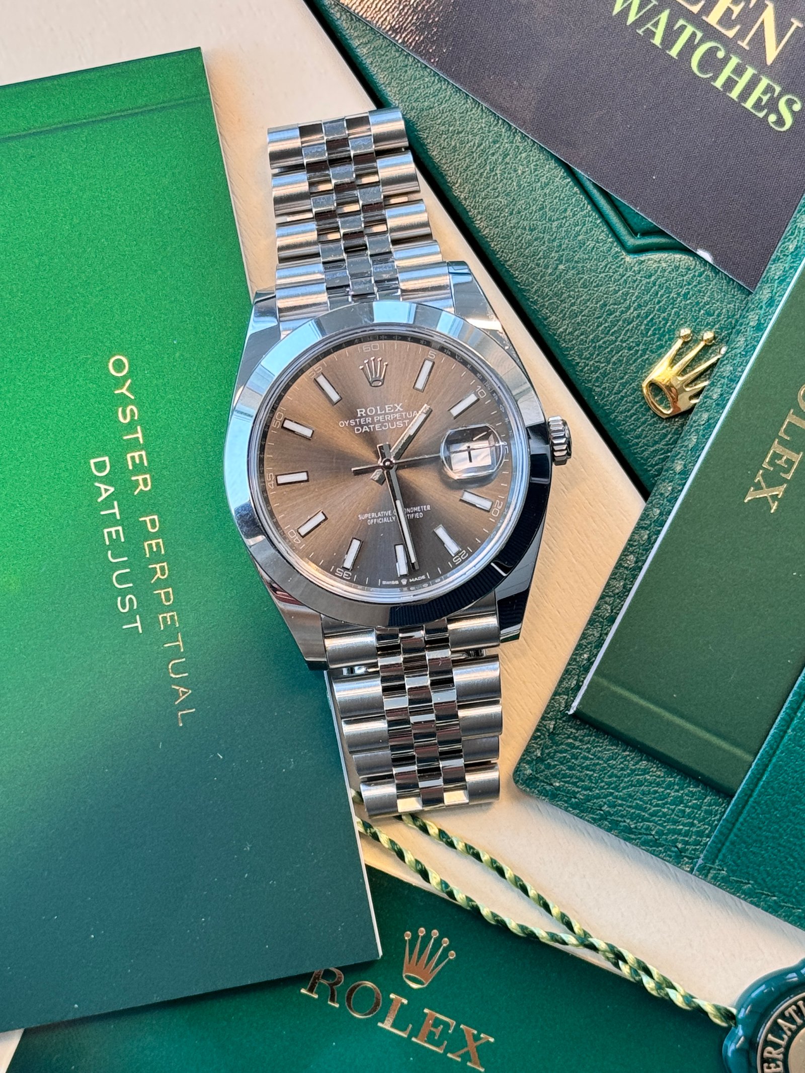 Rolex Datejust Rhodium, vergelijking juwelier versus specialist